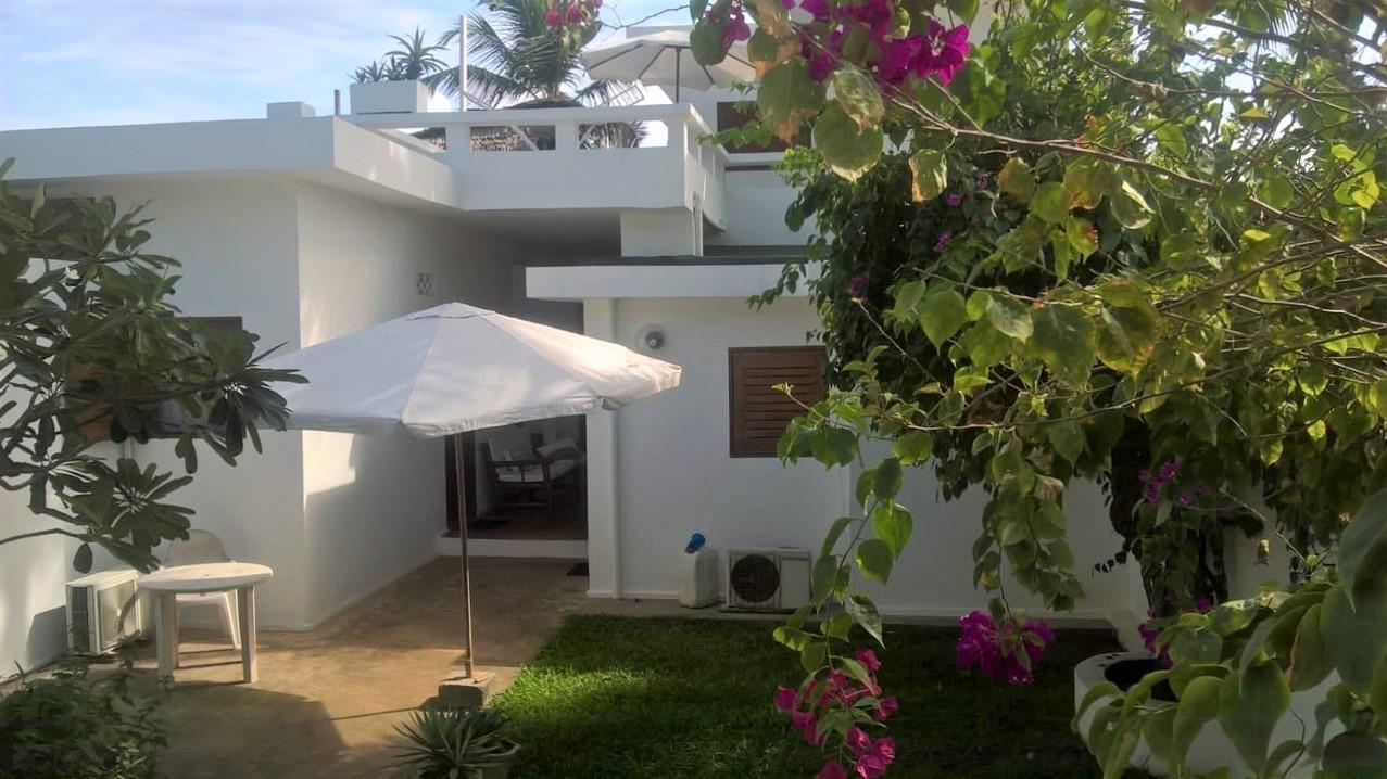 La Maison Blanche Hotel Assinie-Mafia Bagian luar foto